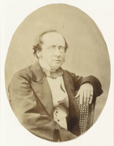 Portrait of an unknown man with spectacles