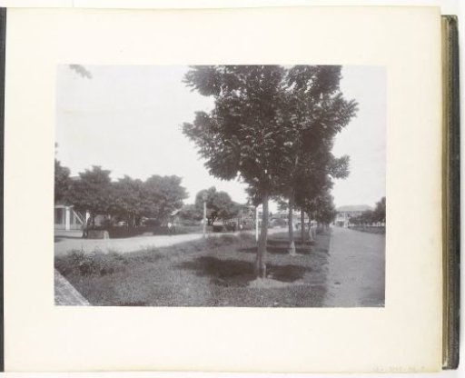 Gezicht op de Hotelstraat in Medan, Sumatra (Hotelstrasse Medan)