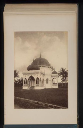 View of a mosque in Bindjai Lankat, Sumatra
