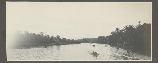 Panorama of the rowing competitions on the Wampoerivier at the Sultan's jubilee