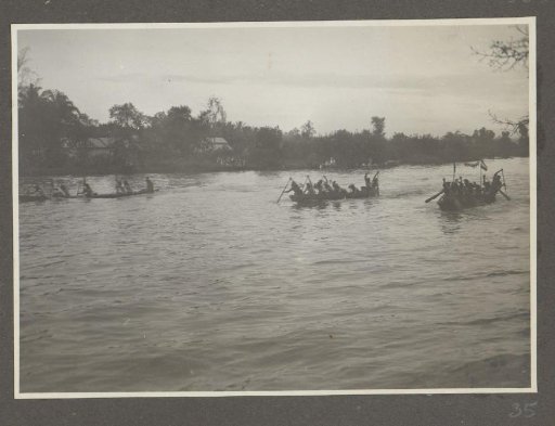 Rowing competitions on the Wampoerivier at the Sultan's jubilee