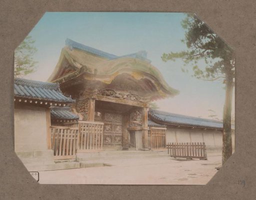 View of the gate of the Nishi Hongan-ji temple in Kyoto, Japan