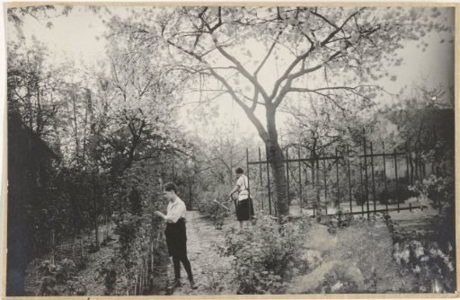 Eckart and Marba Titzenthaler, children of the photographer, in a garden in Lichterfelde, Berlin