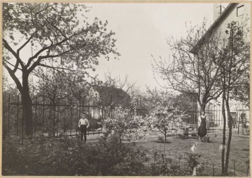 Eckart and Marba Titzenthaler, children of the photographer, in a garden in Lichterfelde, Berlin