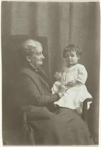 Marba Titzenthaler, daughter of the photographer, with an unknown elderly woman, probably her grandmother