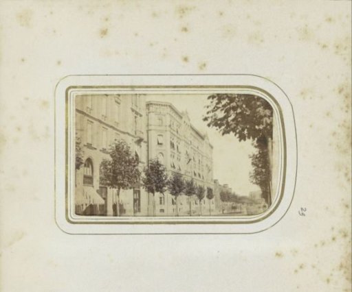 Exterior of the Hotel Vier Jahreszeiten in Munich