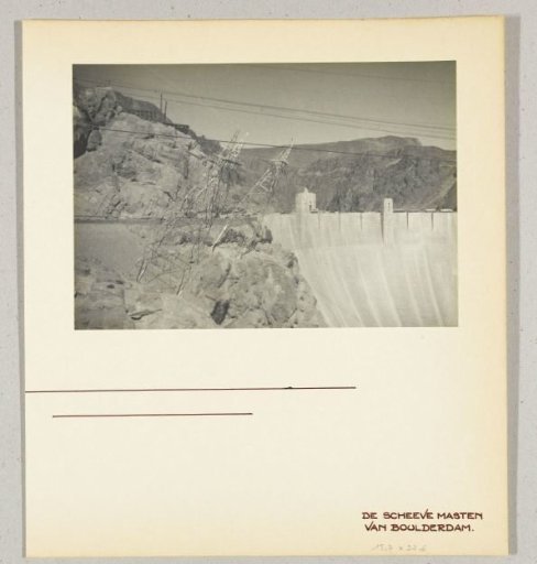Boulder Dam, Arizona/Nevada, United States: tilted electricity pylons