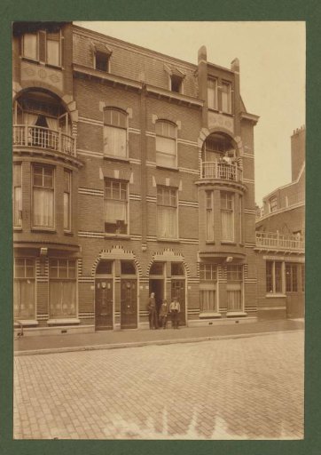 Three Members of the Vermeulen Family in Front of Their House on Toussaintkade, The Hague