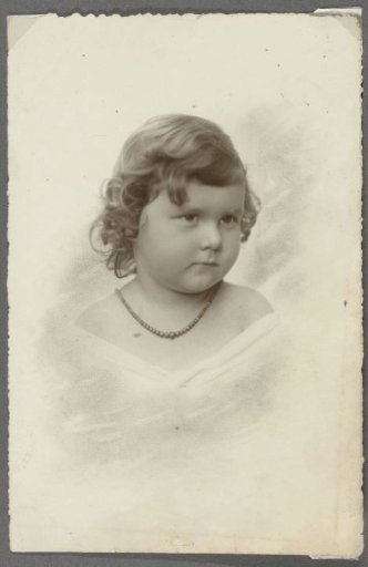 Portrait of Tiny Kleiterp as a toddler, with a necklace