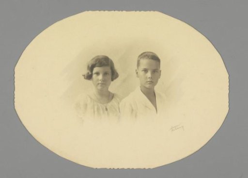 Portrait of Tiny and Klaas Kleiterp as Children