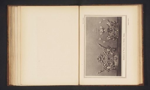 Two crowns, one for Mary and one for the Christ Child