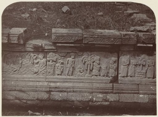 Bas-relief on the pendopo pedestal on the west side of Candi Panataran