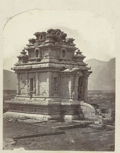 Candi Arjuna, general view showing the staircase projection and the entrance (west). Dieng plateau, Wonosobo district, Central Java province, 8th-9th century.