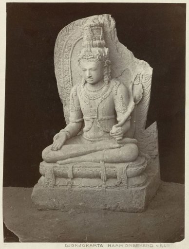 Bodhisattva Avalokiteshvara displaying the varadanudra, probably from Candi Plaosan. Yogyakarta, Yogyakarta district, D.I, Yogyakarta province, 9th century.