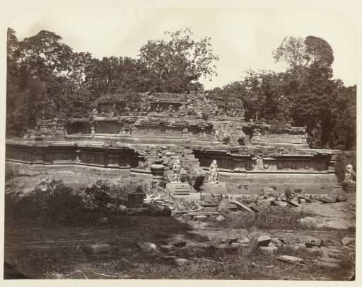Candi Panataran viewed from the west side.
