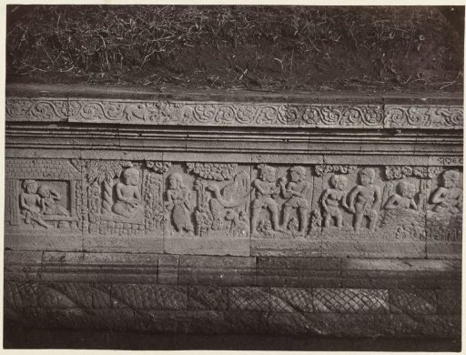 Relief on the pedestal of a pendopo on the east side of Candi Panataran