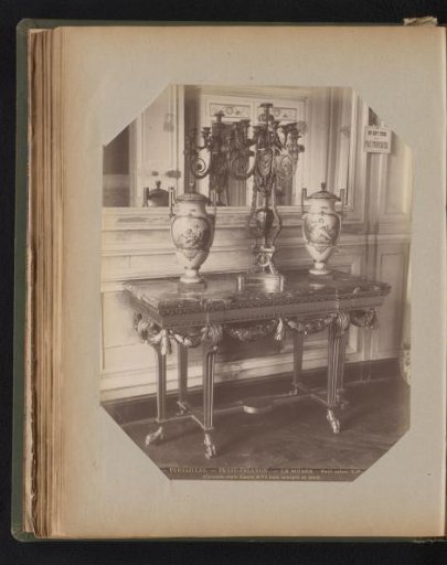 Table with gilded base and marble top
