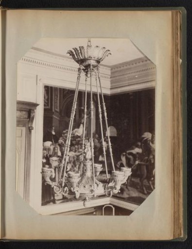 Bronze chandelier with finely decorated candlesticks