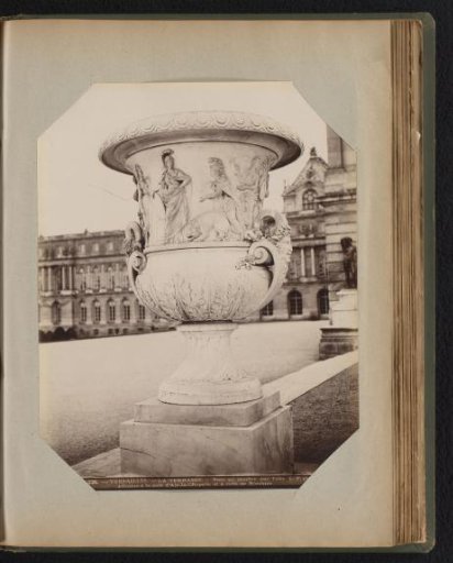 Marble vase with Roman decorations