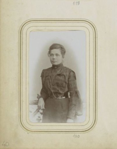 Portrait of the widow Ligtenberg-Swart