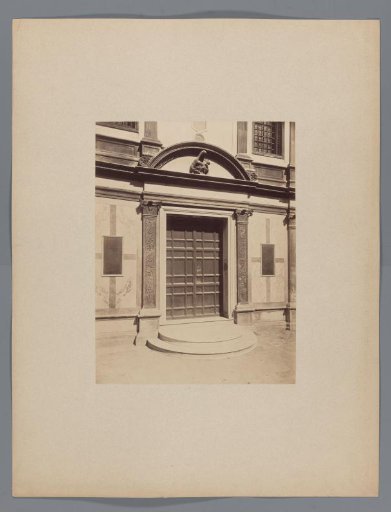 Portal with relief of Mary with Child in the round arch above