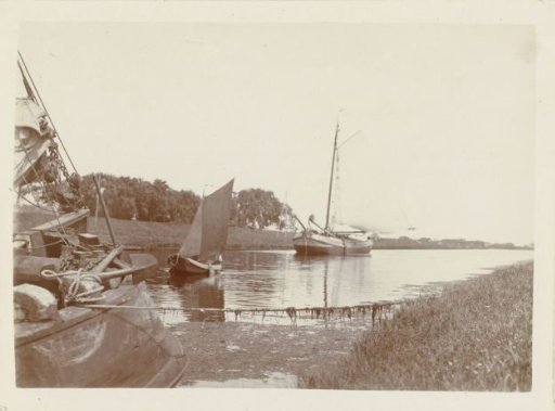 Sailing ships in the North Holland Canal