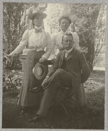 J.B. Aug. Kessler with Margo Kessler-de Lange and his daughter