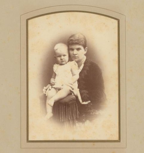 Portrait of Margo Kessler de Lange and baby An
