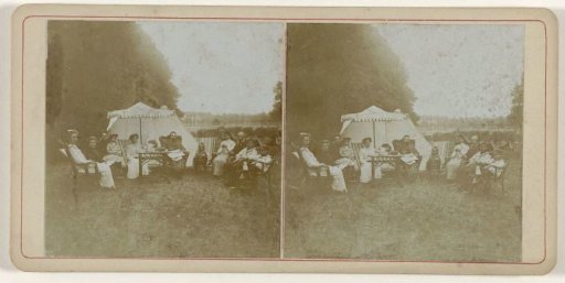 Kessler family on an outing at the estate of Ter Horst Castle in Loenen