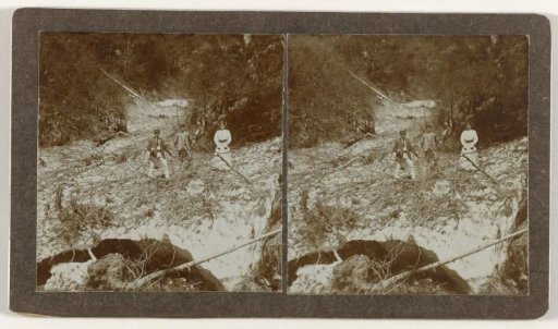 Portrait of three people on sandy ground in a forest landscape, one of them Kessler