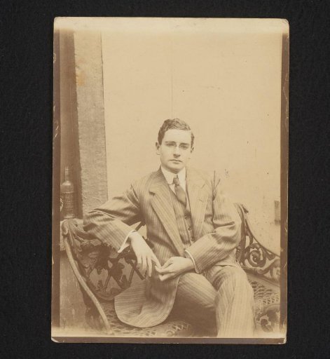 Portrait of a man with spectacles