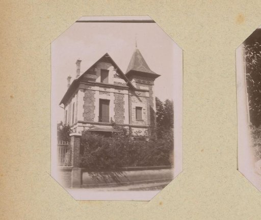Villa with Garden