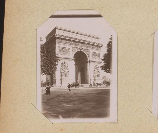 Arc de Triomphe in Paris