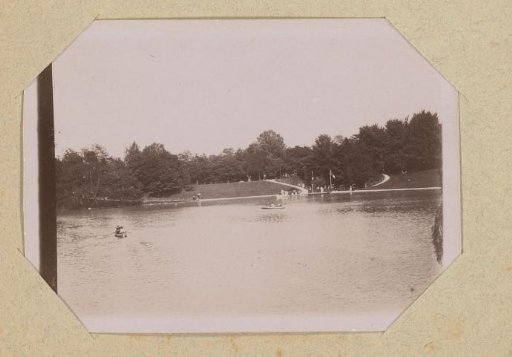 Rowing boats on a lake in the Bois de Boulogne
