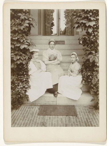 Family Life at Pavia House in Zeist