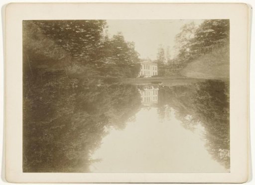 View of Castle Broekhuizen in Leersum