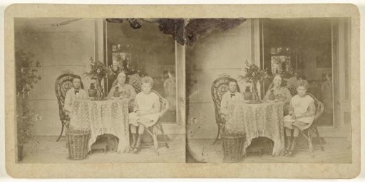 Portrait of Henry Pauw van Wieldrecht (left), Adriana Johanna ('Jenny') Pauw van Wieldrecht (right) and their mother, Aletta Cornelia Anna Voombergh
