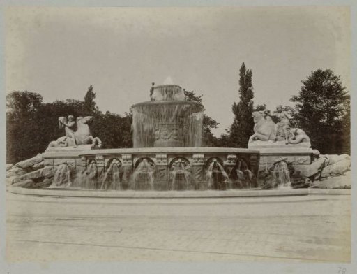 Wittelsbacher Fountain, Munich