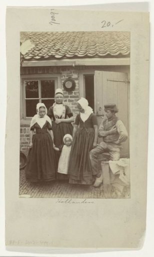 Children in Zeelandic traditional dress