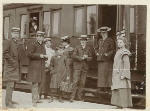 Group portrait with Go, Dolph and Jan Kessler at departure by train