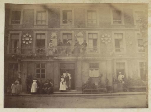 Hotel-café in the Manoir Aubourg at Gonneville