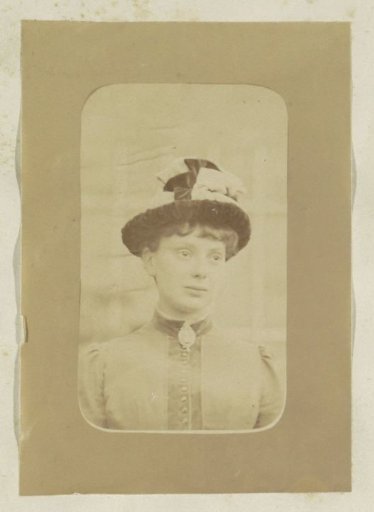 Portrait of an unknown Frenchwoman with hat and necklace