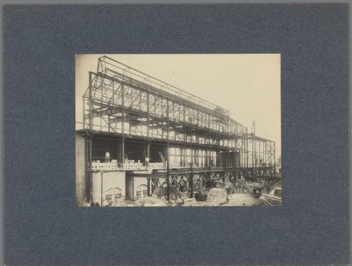 Gasworks under construction in the Keilehaven