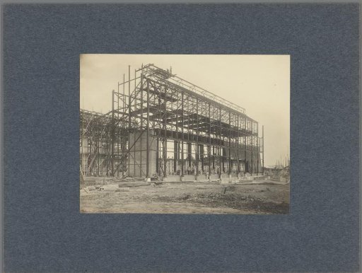 Building of the gas factory under construction in the Keilehaven