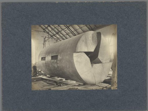 Machine part in the gas factory in the Keilehaven