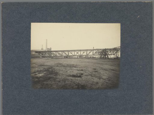 Construction of a bridge on a factory site in the Keilehaven