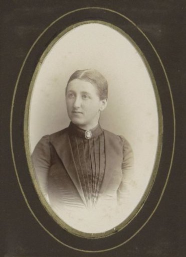 Portrait of a woman with a brooch