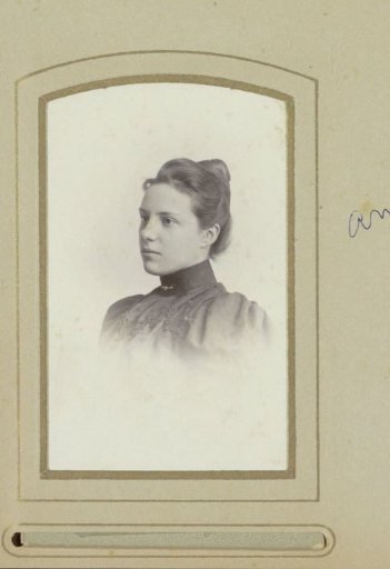 Portrait of Amy Kruimel