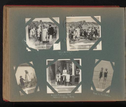 Boelen family, including Eva and Hetty, and the Ogtrop family, with Frederik van Ogtrop, in Wijk aan Zee