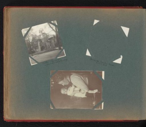 View of a villa on the 's-Gravelandseweg in Hilversum, and a mother with a baby